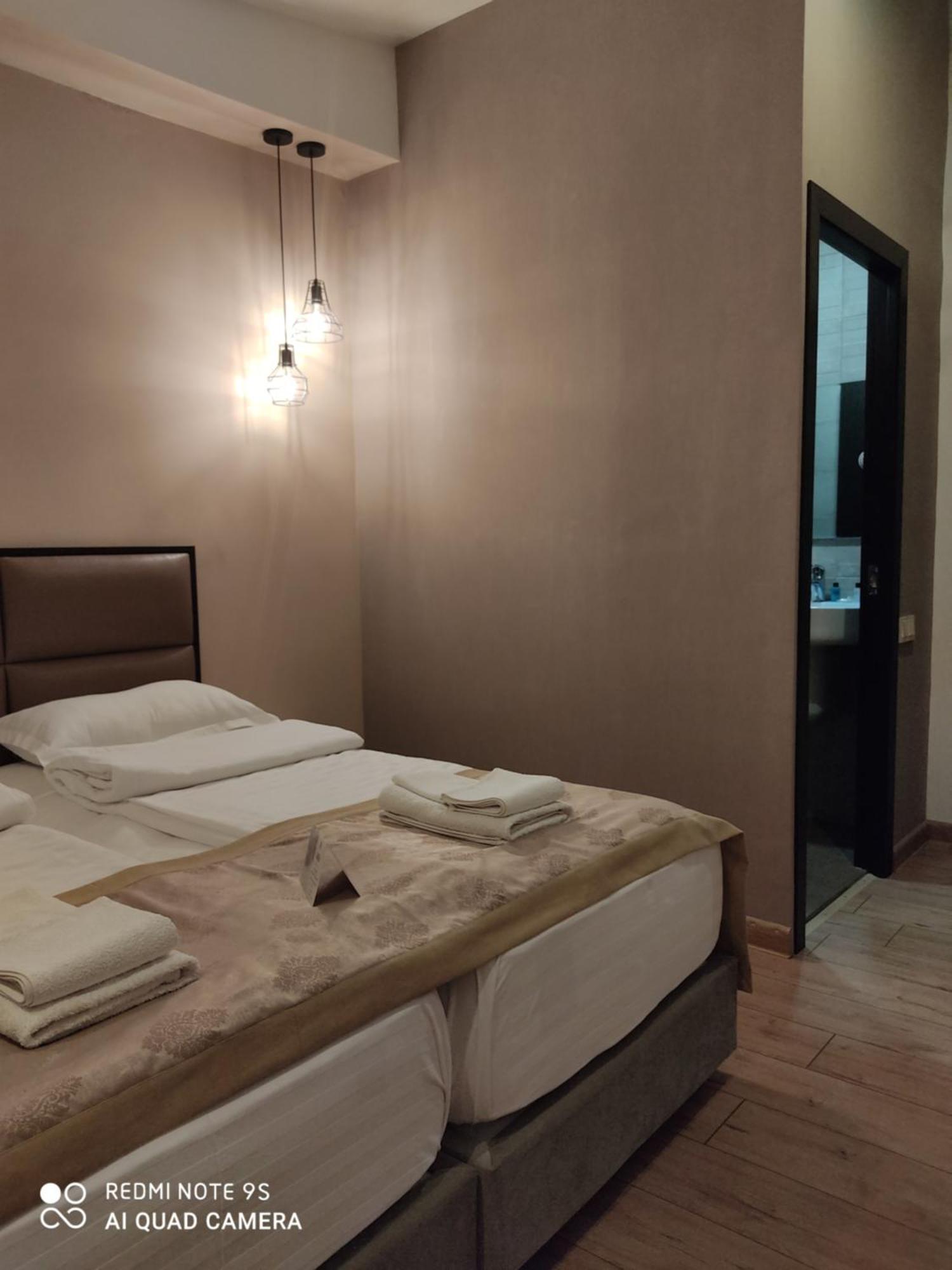 Garden Lounge Hotel Yerevan Quarto foto
